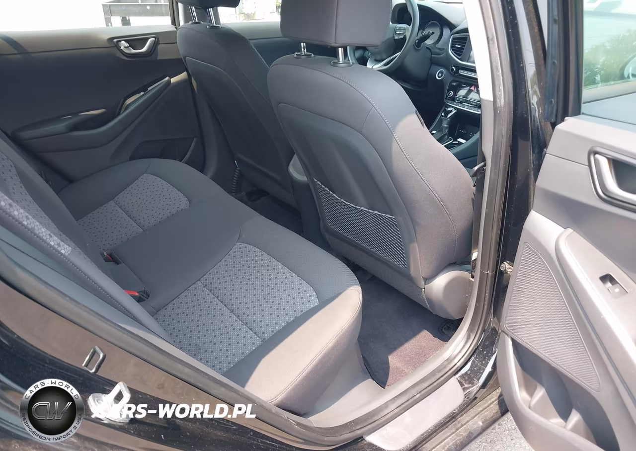 2018 Hyundai Ioniq Hybrid Blue VIN:KMHC65LC5JU076575 - 8