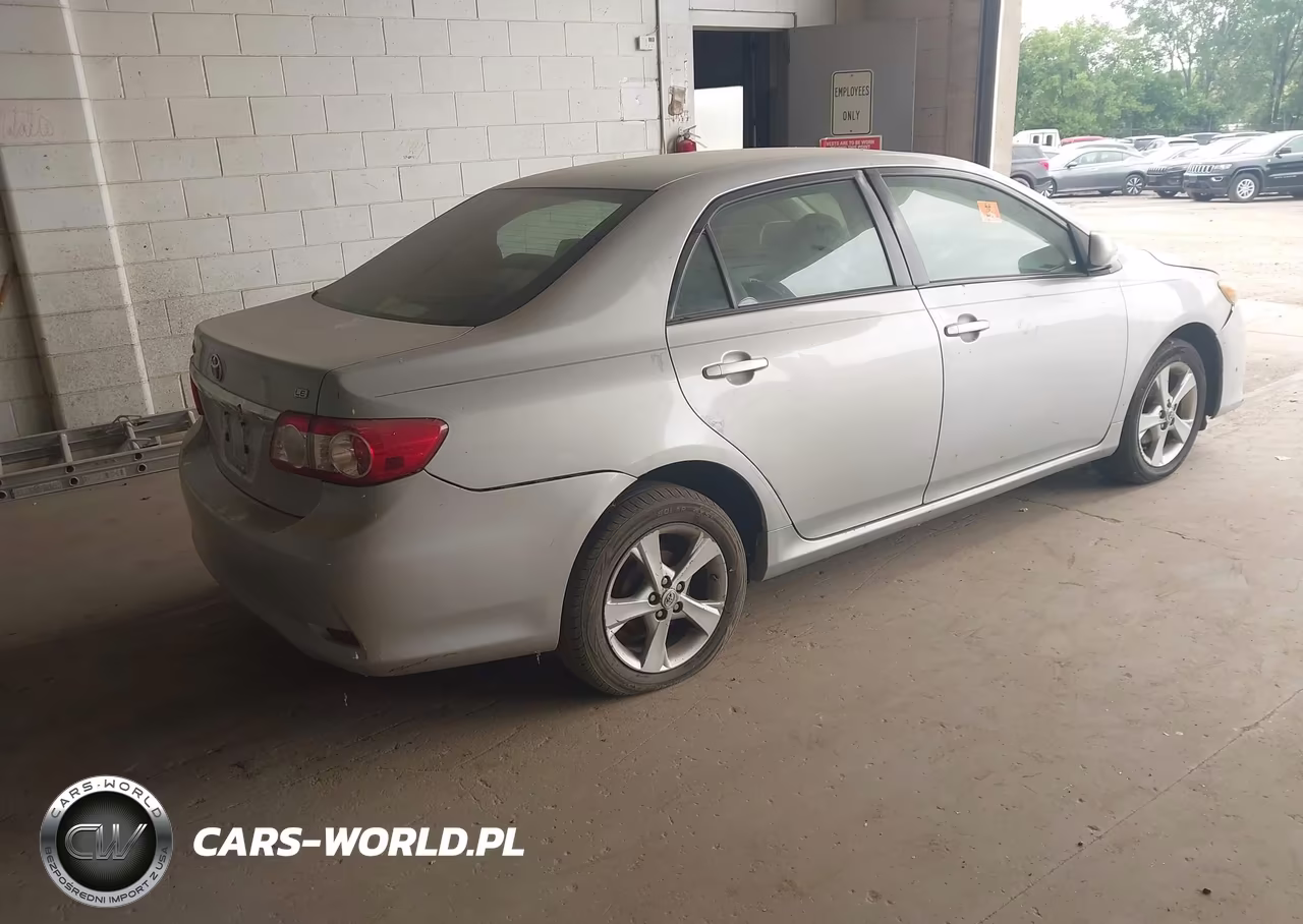 2011 Toyota Corolla Le VIN:2T1BU4EE0BC627198 - 4