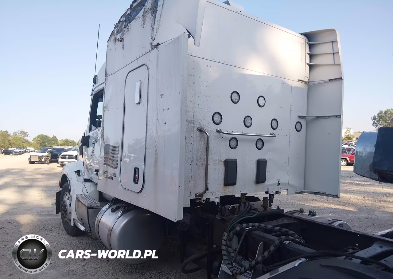 2015 Peterbilt 579 VIN:1XPBDP9XXFD251260 - 3