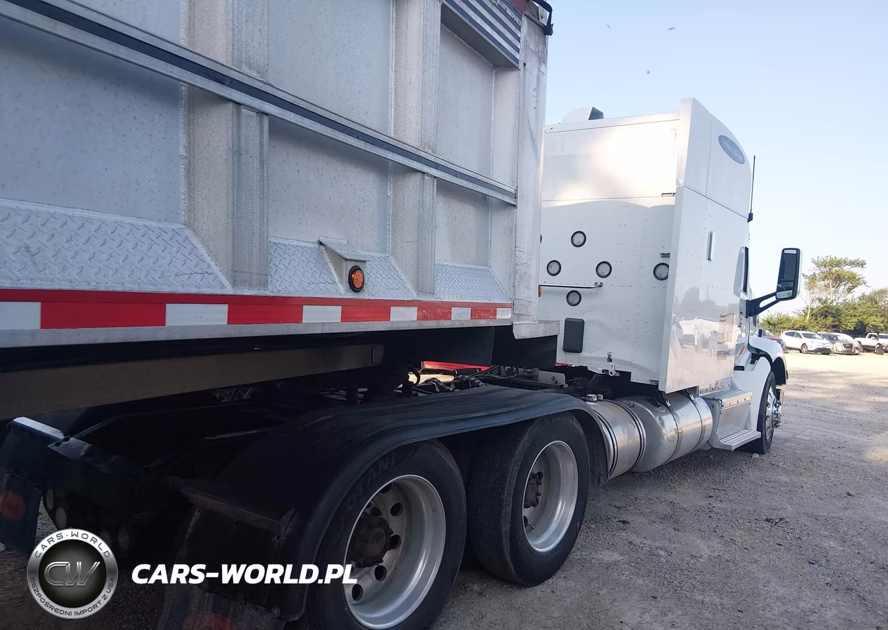 2015 Peterbilt 579 VIN:1XPBDP9XXFD251260 - 4
