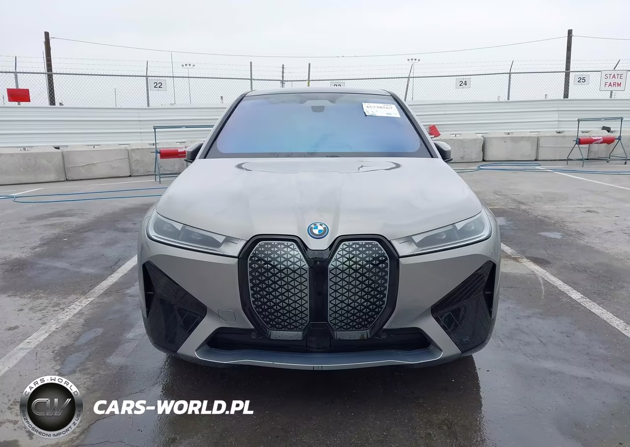 2024 BMW Ix xDrive50 VIN:WB523CF00RCN59368 - 12