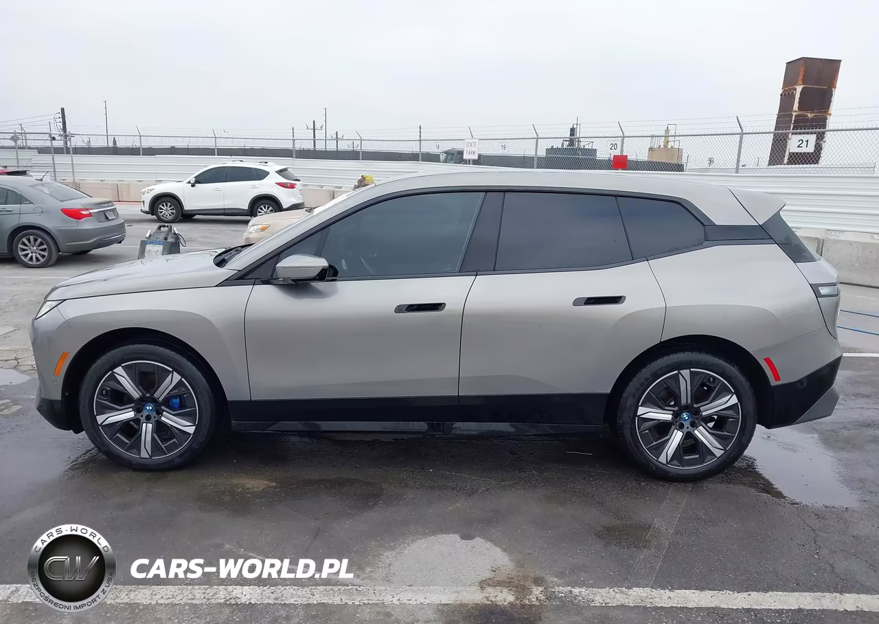 2024 BMW Ix xDrive50 VIN:WB523CF00RCN59368 - 14