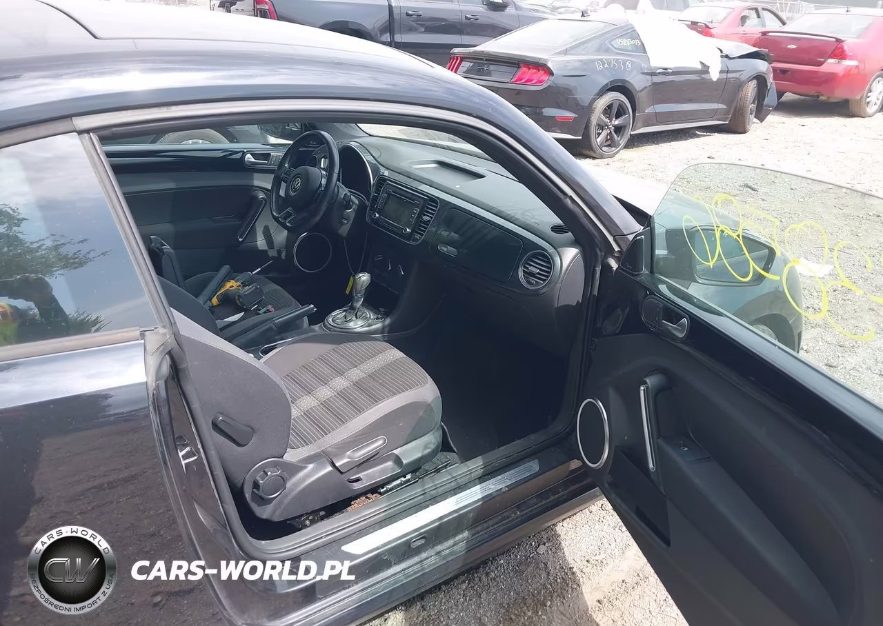 2012 Volkswagen Beetle 2.0T Turbo VIN:3VWVA7AT5CM610348 - 5