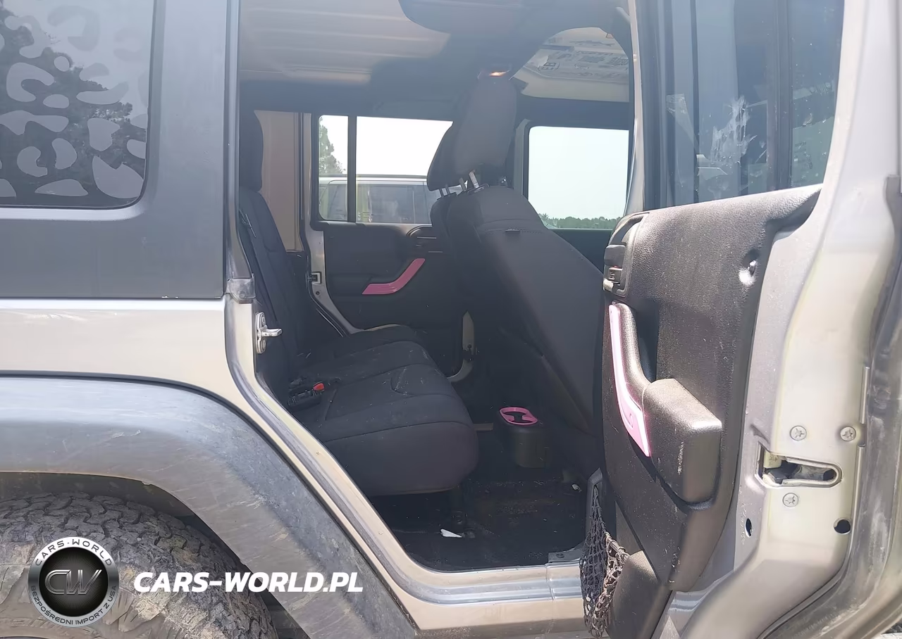2017 Jeep Wrangler Unlimited Sport VIN:1C4HJWDG6HL586370 - 8
