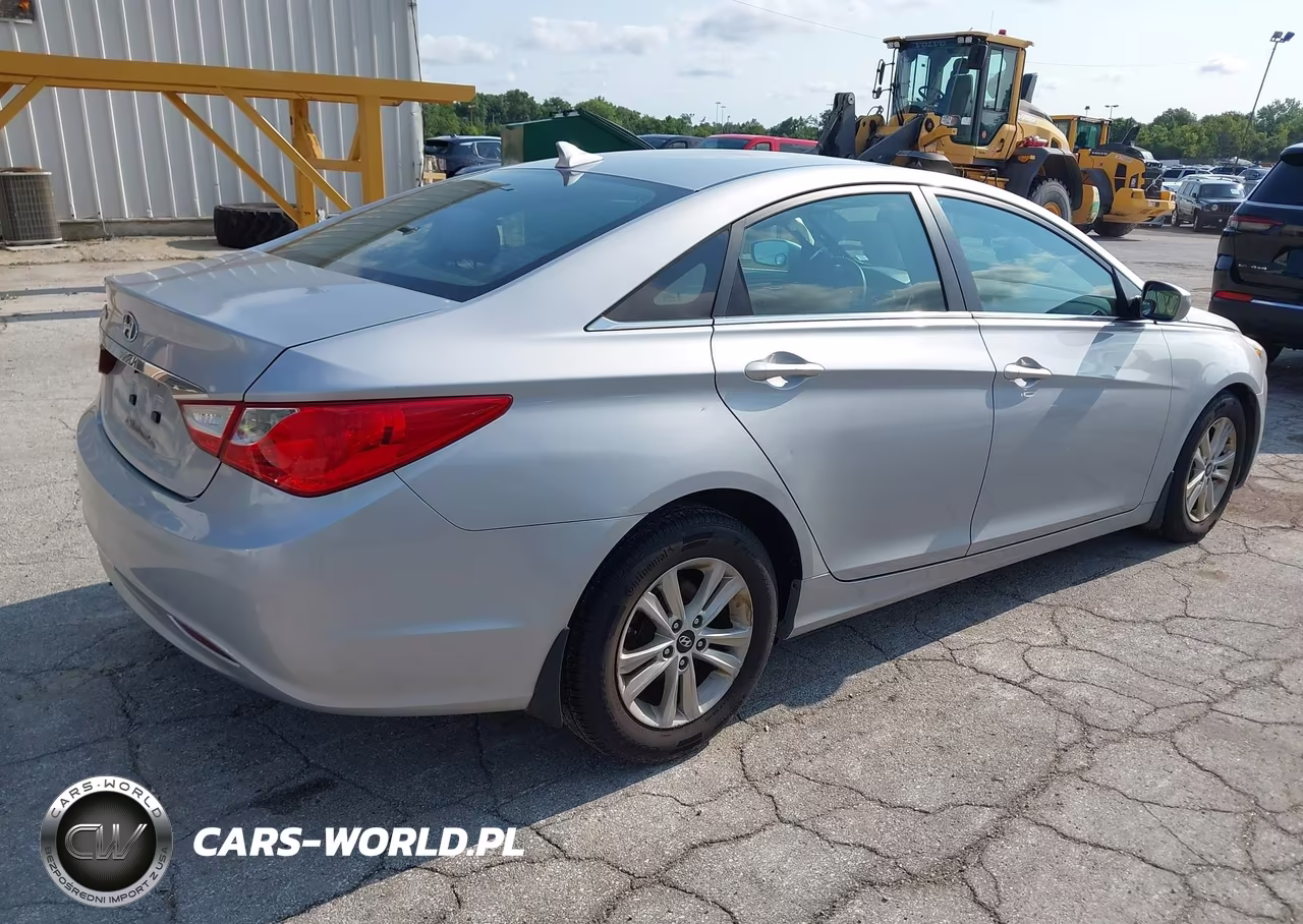 2011 Hyundai Sonata Gls VIN:5NPEB4AC3BH139142 - 4