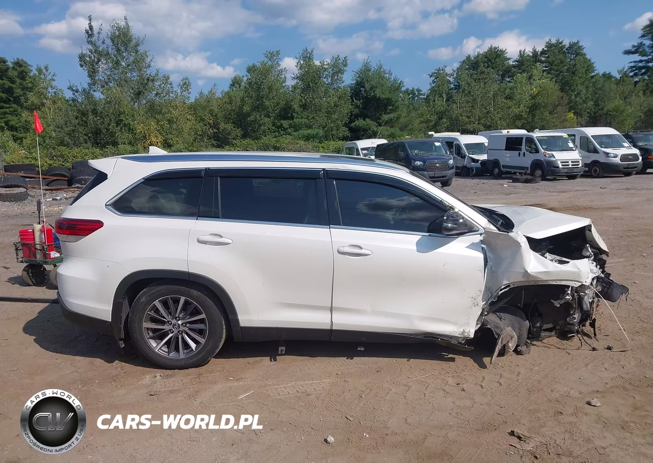 2019 Toyota Highlander Xle VIN:5TDJZRFHXKS581650 - 14