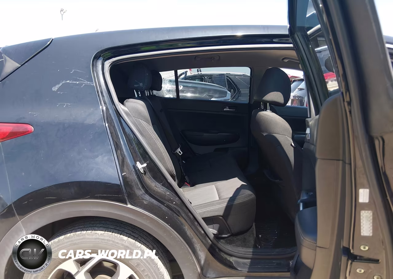 2020 Kia Sportage Lx VIN:KNDPM3AC6L7743559 - 8