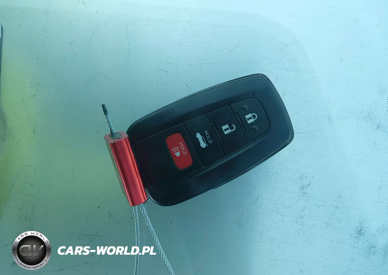2018 Toyota Camry Le VIN:4T1B11HK2JU009323 - 11
