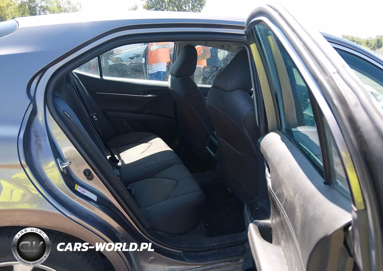 2018 Toyota Camry Le VIN:4T1B11HK2JU009323 - 8