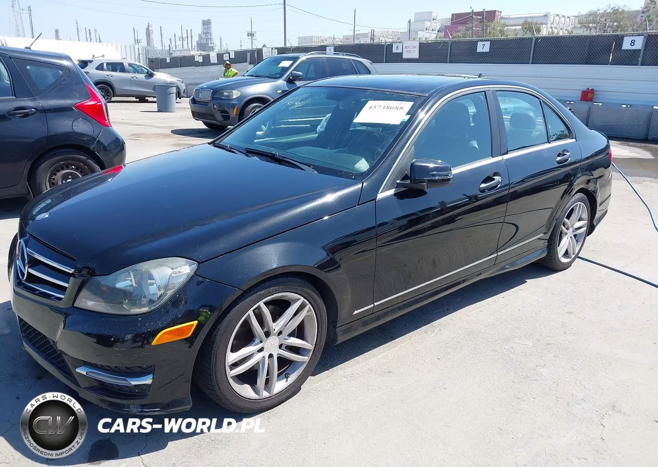 2014 Mercedes-Benz C 250 Sport VIN:WDDGF4HB3ER315426 - 2