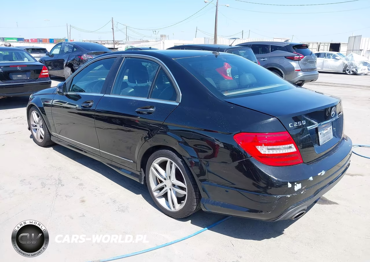 2014 Mercedes-Benz C 250 Sport VIN:WDDGF4HB3ER315426 - 3