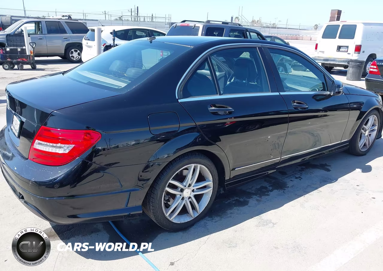 2014 Mercedes-Benz C 250 Sport VIN:WDDGF4HB3ER315426 - 4