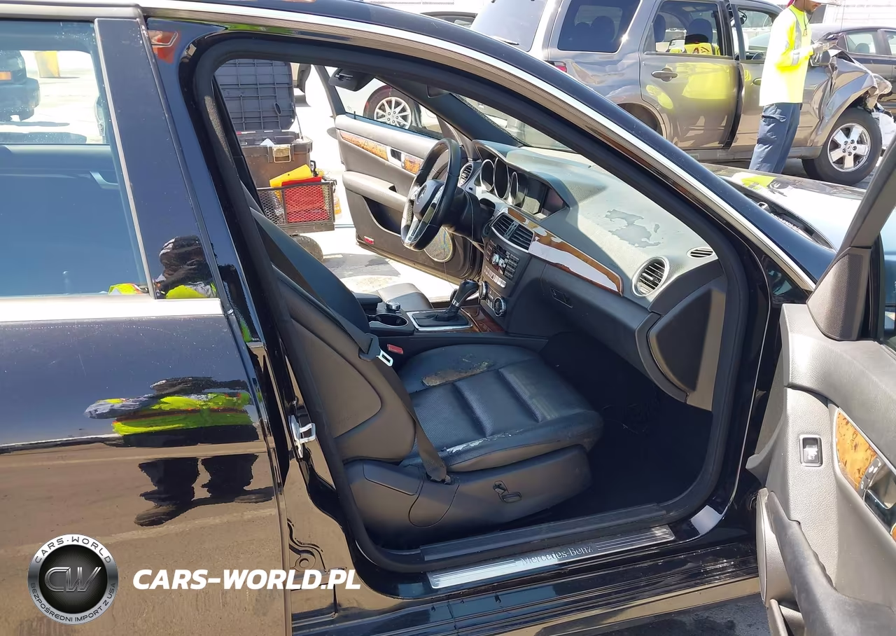 2014 Mercedes-Benz C 250 Sport VIN:WDDGF4HB3ER315426 - 5