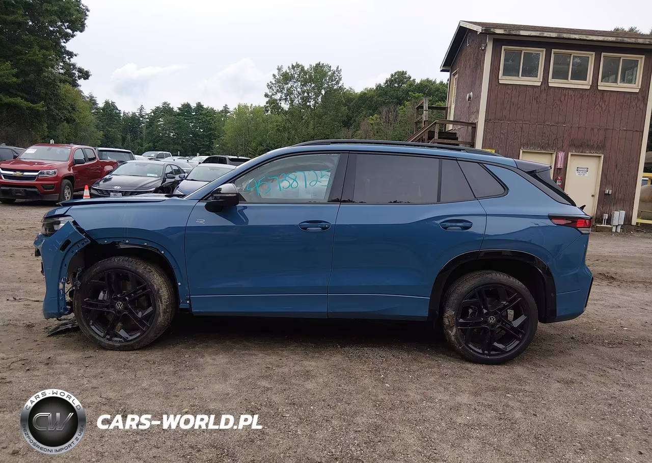 2026 Volkswagen Tiguan Se R-Line Black VIN:3VVGR7RM2TM070704 - 14