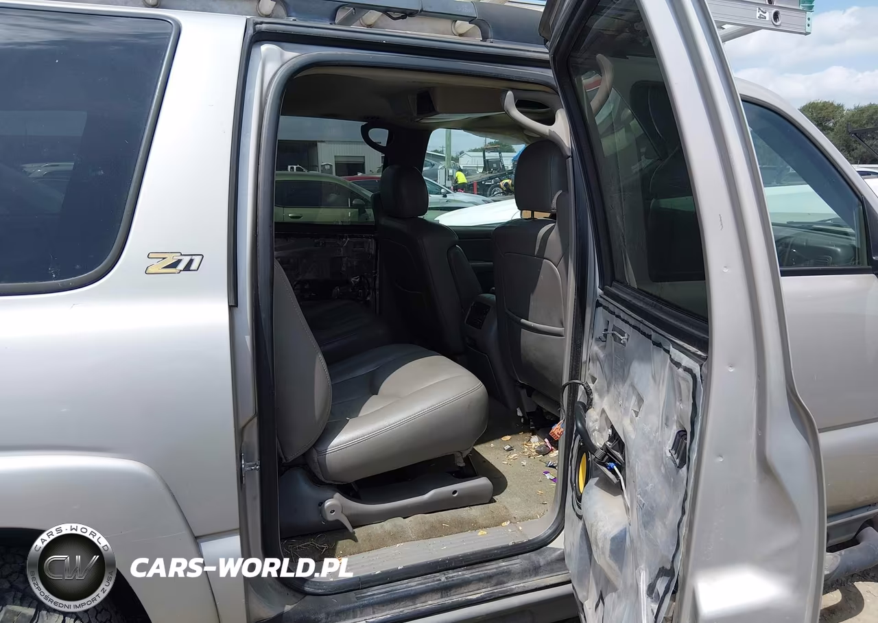 2004 Chevrolet Suburban 1500 Z71 VIN:3GNFK16Z04G303515 - 8