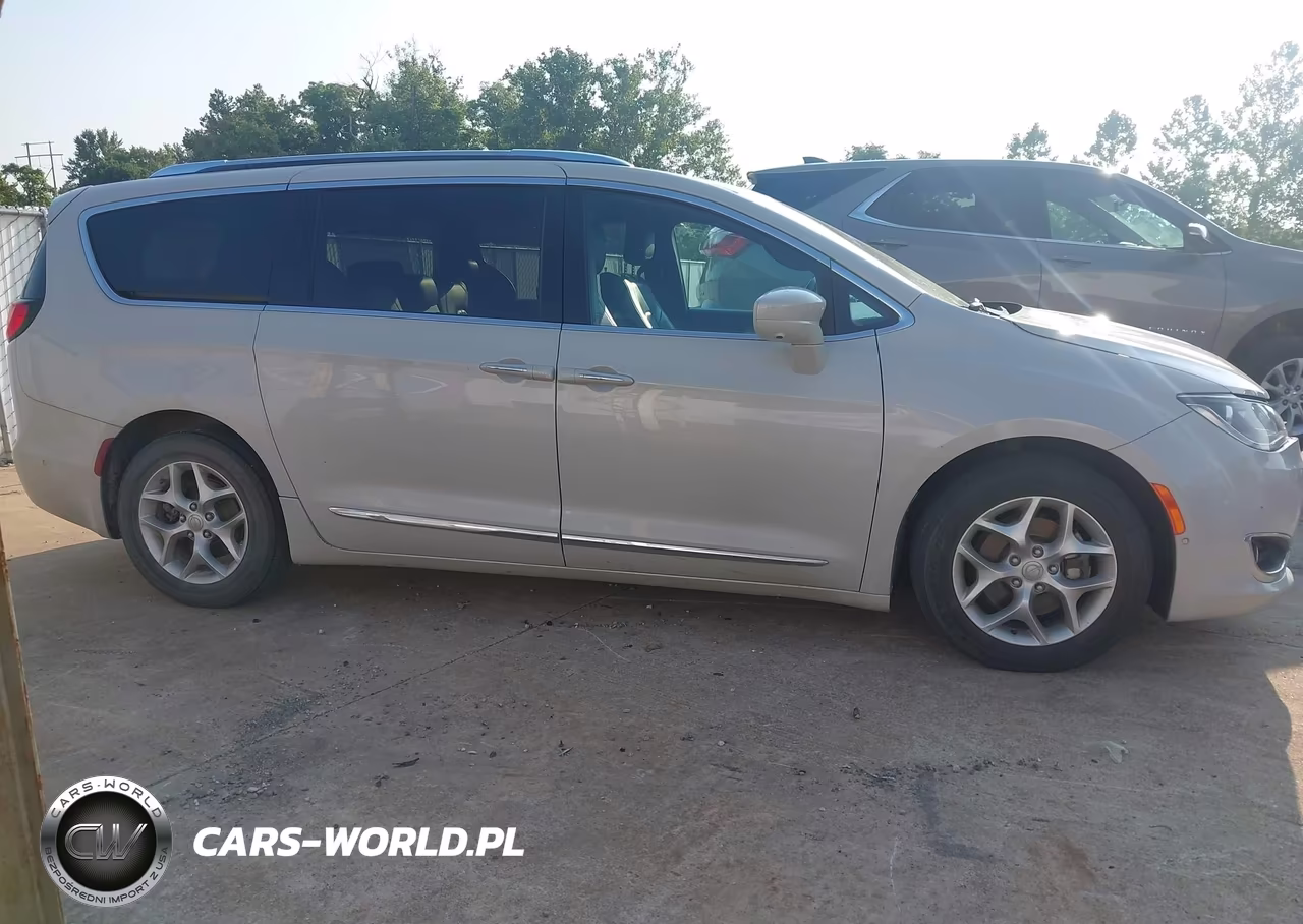 2019 Chrysler Pacifica 35Th Anniversary Touring L Plus VIN:2C4RC1EG6KR746620 - 13