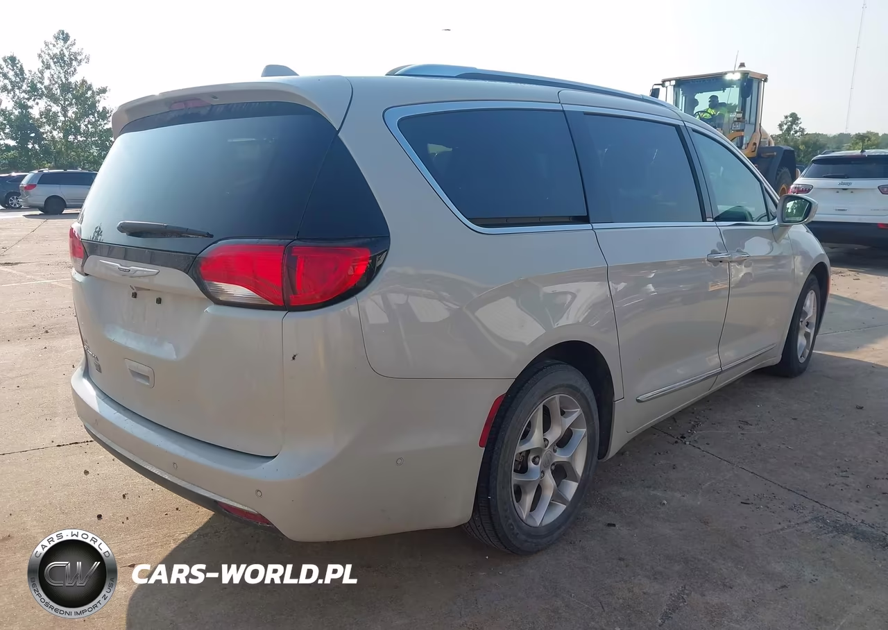 2019 Chrysler Pacifica 35Th Anniversary Touring L Plus VIN:2C4RC1EG6KR746620 - 4