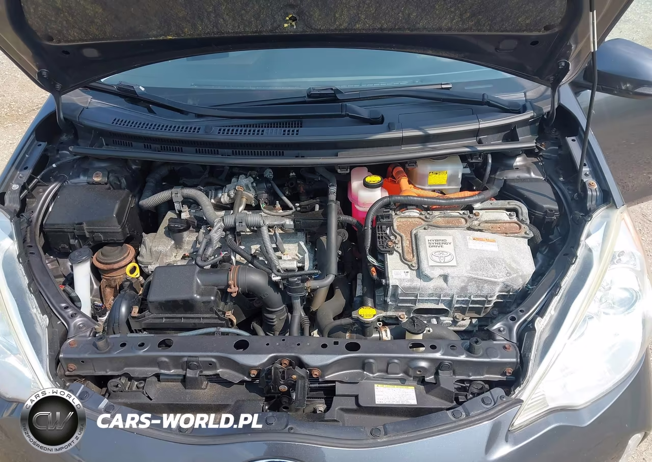 2013 Toyota Prius C Two VIN:JTDKDTB32D1535403 - 10