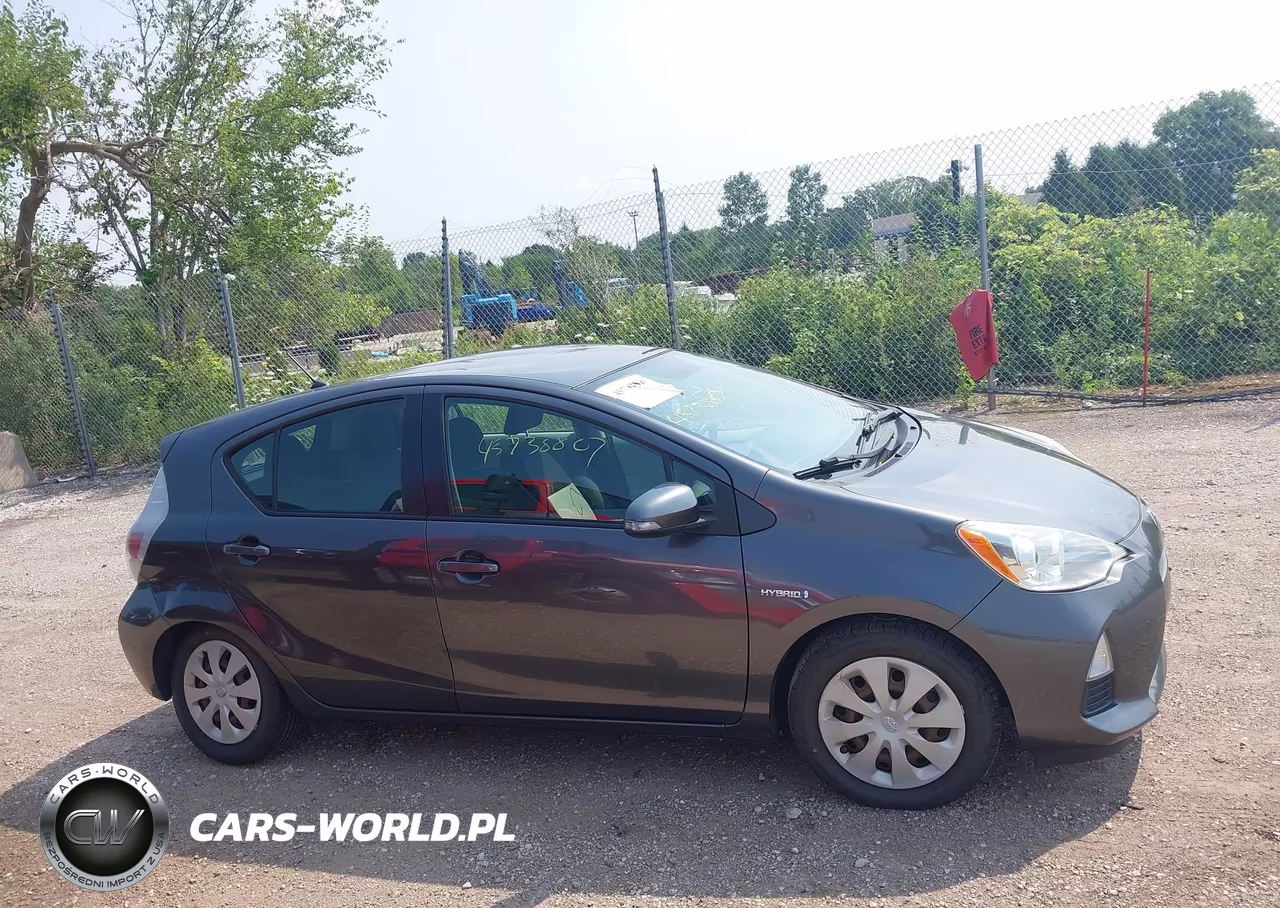 2013 Toyota Prius C Two VIN:JTDKDTB32D1535403 - 13