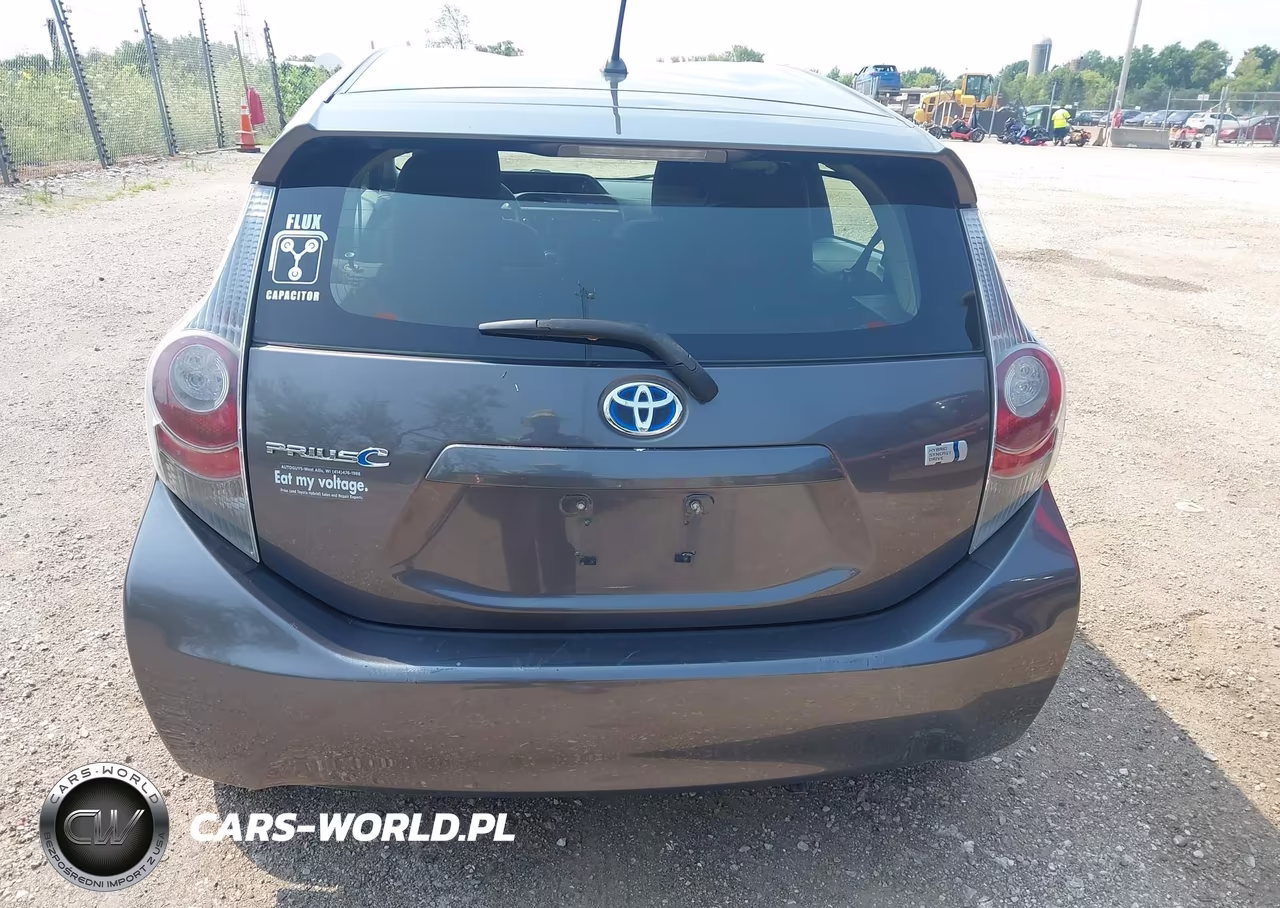 2013 Toyota Prius C Two VIN:JTDKDTB32D1535403 - 16
