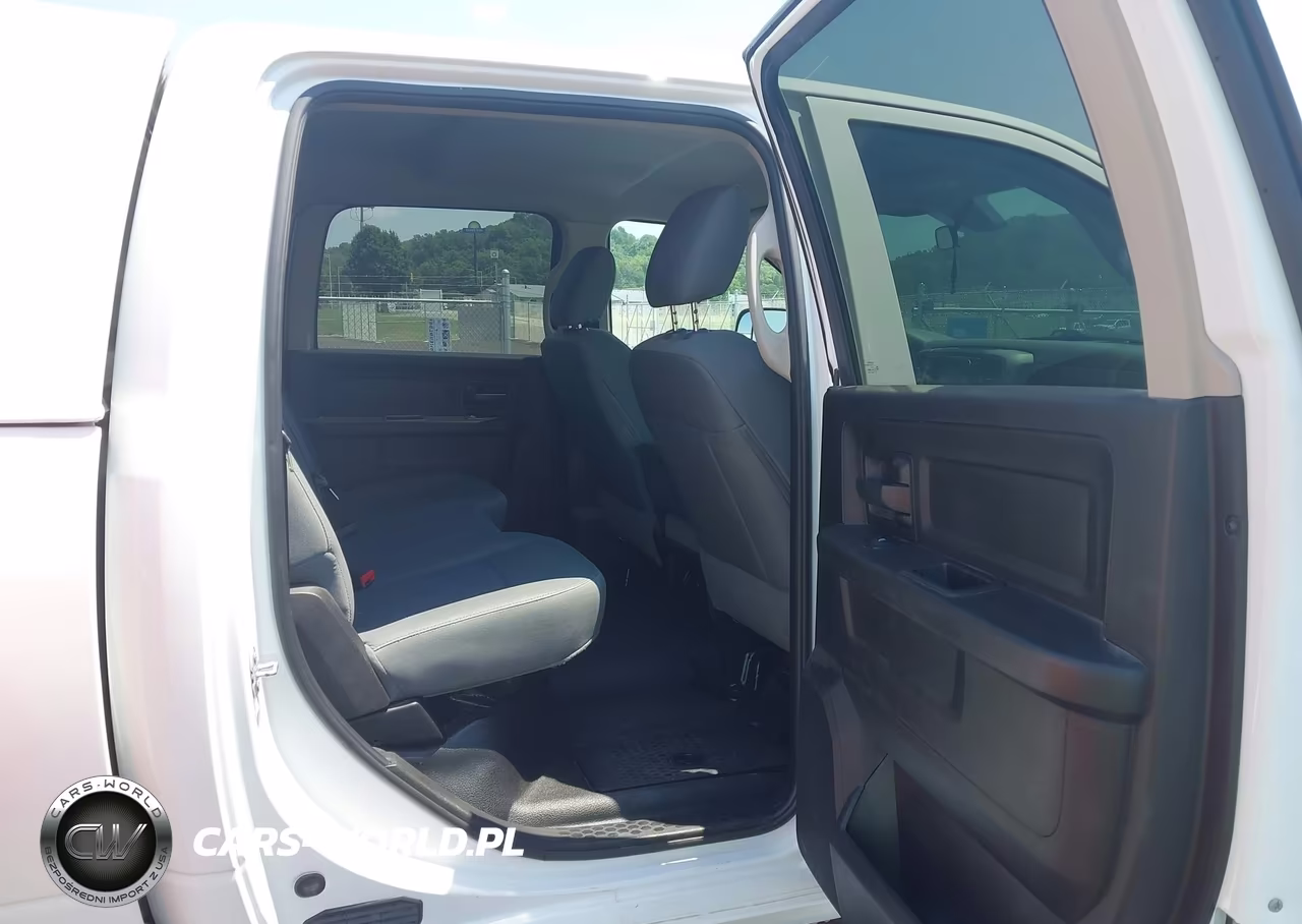 2017 Ram 3500 Tradesman 4X4 8' Box VIN:3C63R3GL1HG762322 - 4