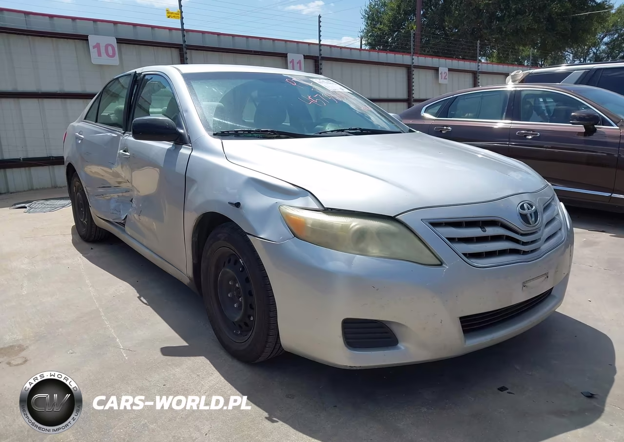 2011 Toyota Camry Le – zdjęcie 1 z 19