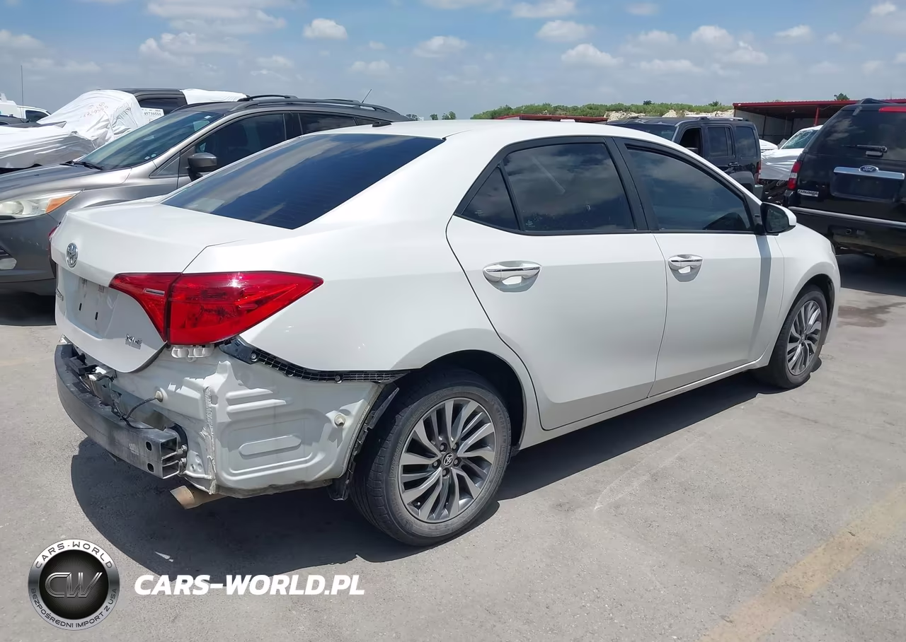 2017 Toyota Corolla Xle VIN:5YFBURHE1HP586162 - 4