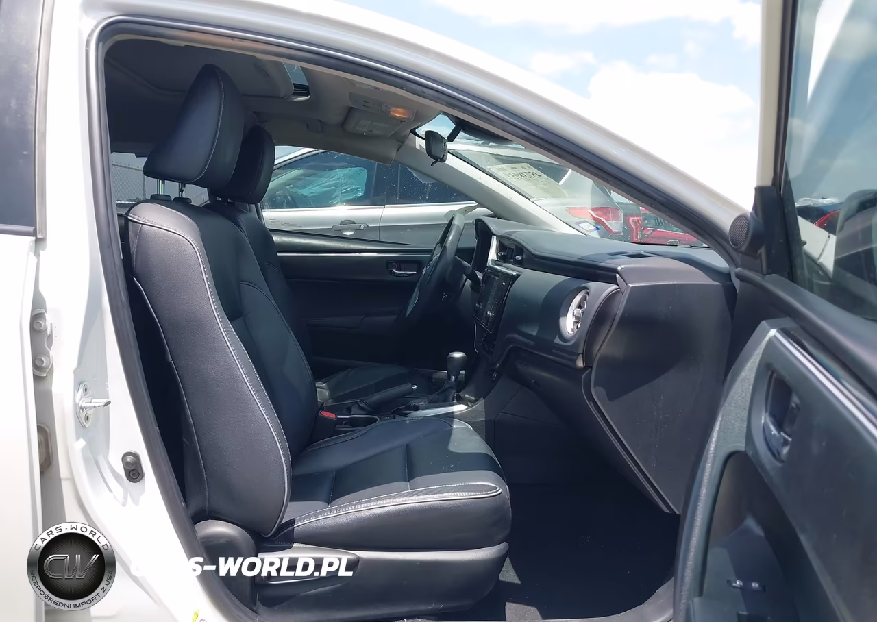 2017 Toyota Corolla Xle VIN:5YFBURHE1HP586162 - 5