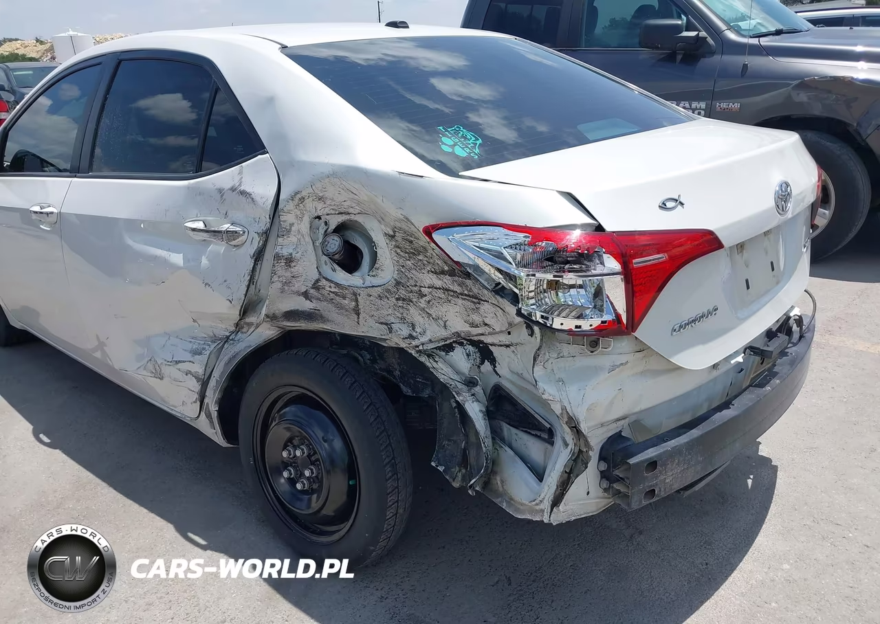 2017 Toyota Corolla Xle VIN:5YFBURHE1HP586162 - 6