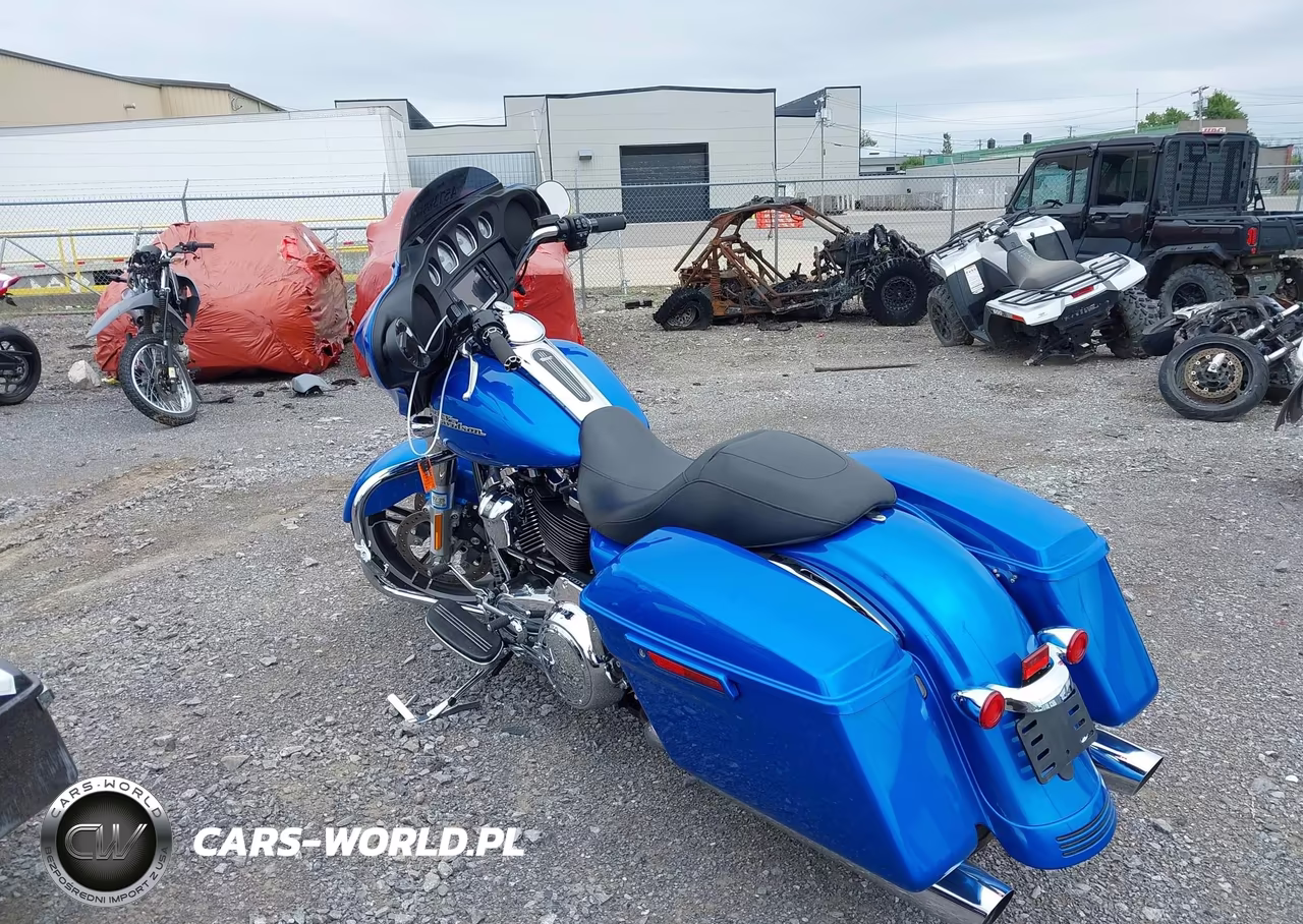 2018 Harley-Davidson Flhx Street Glide VIN:1HD1KBC14JB608316 - 3