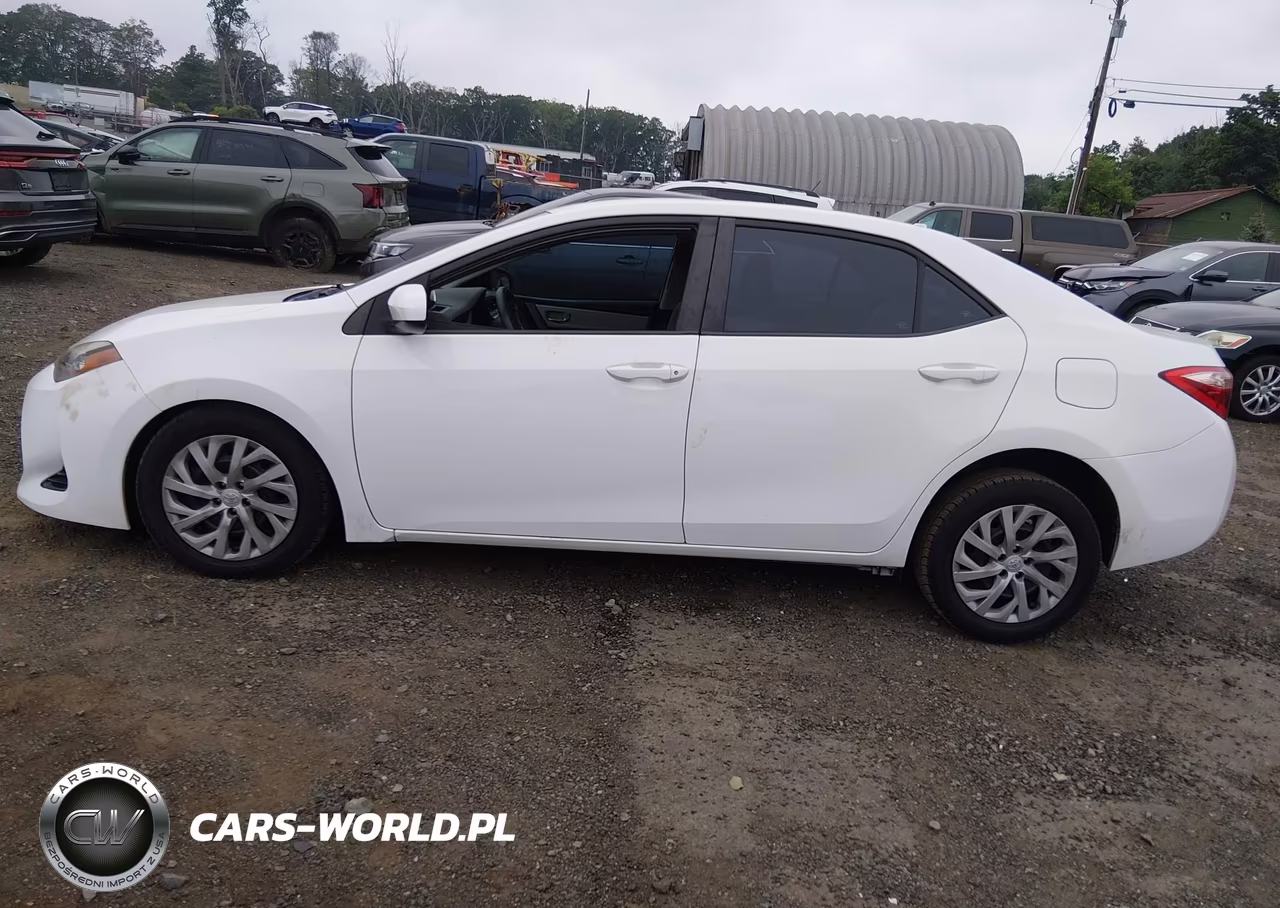 2017 Toyota Corolla Le VIN:2T1BURHE8HC793146 - 14