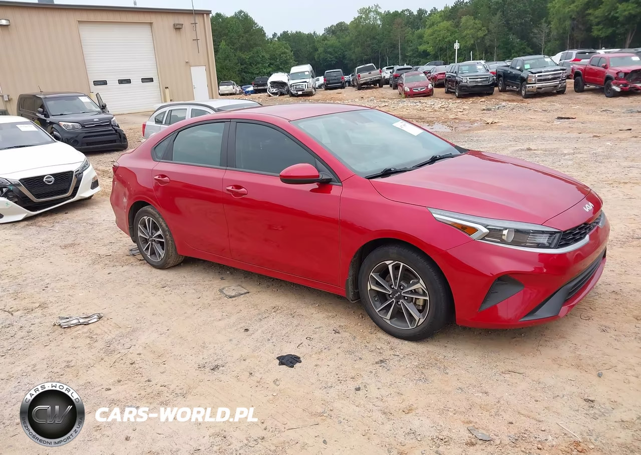 2024 Kia Forte Lxs – zdjęcie 1 z 16