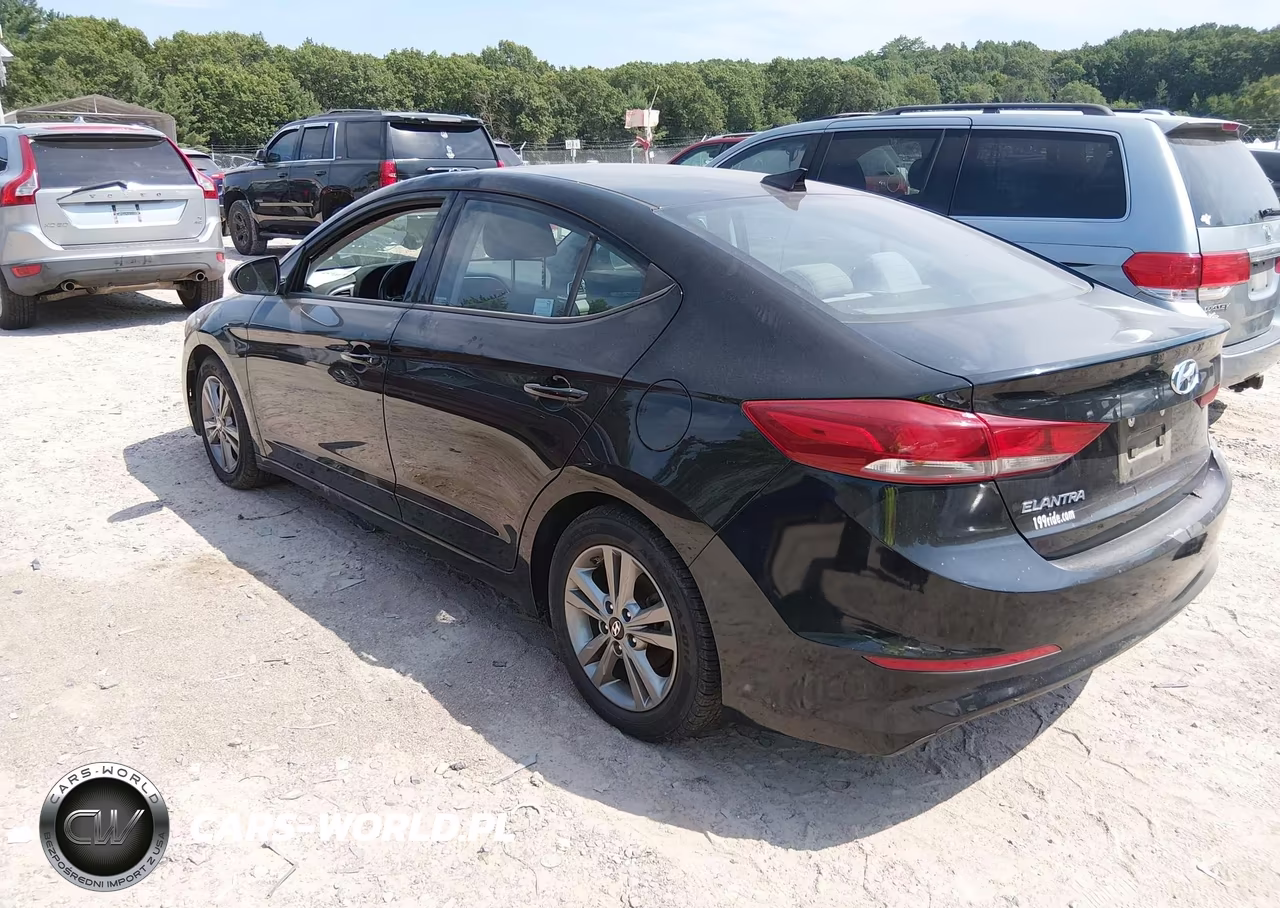 2018 Hyundai Elantra Value Edition VIN:5NPD84LF7JH267318 - 3