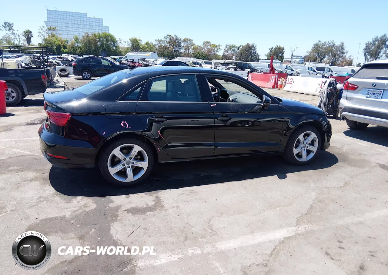 2018 Audi A3 2.0T Premium-2.0T Tech Premium VIN:WAUAUGFF6J1090695 - 14