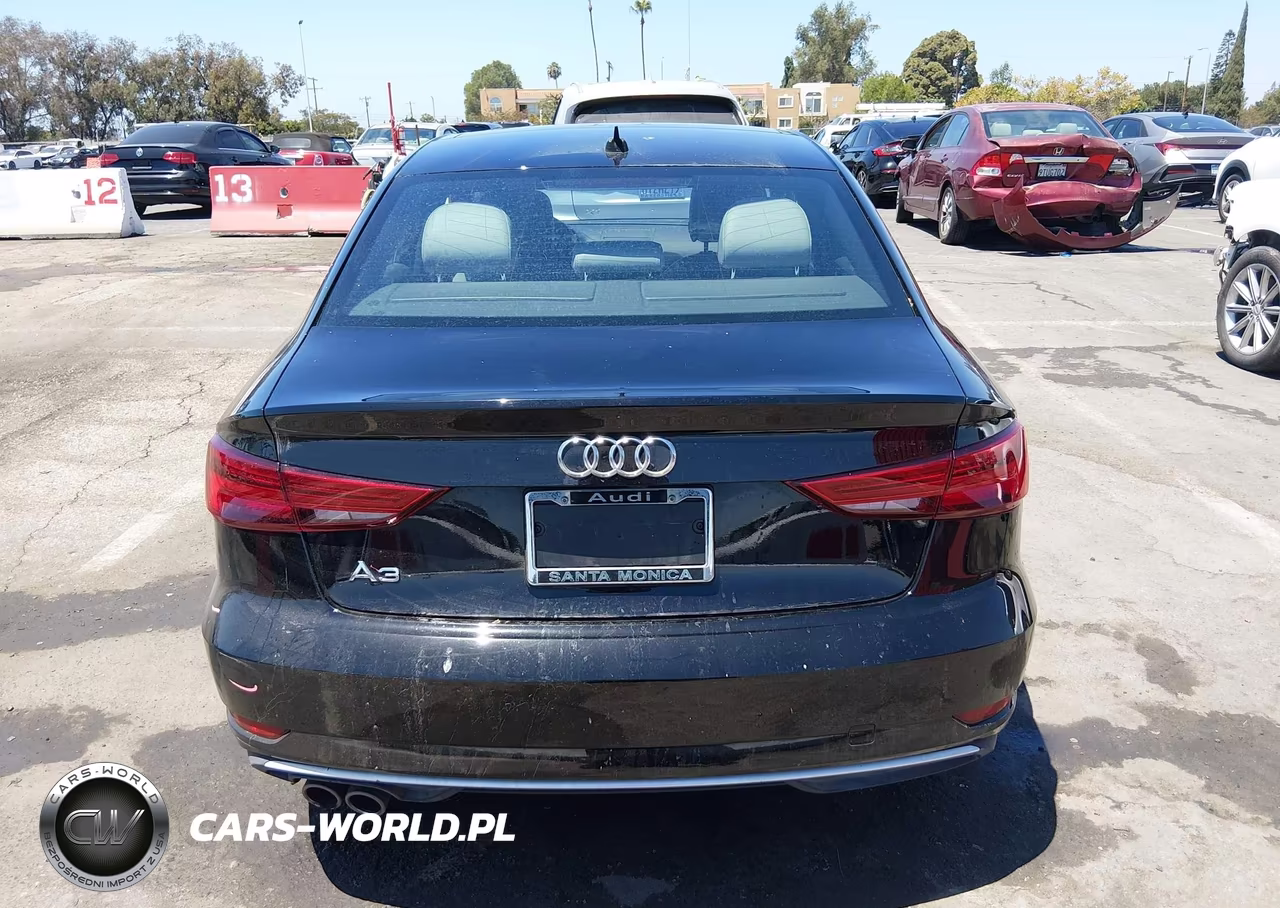2018 Audi A3 2.0T Premium-2.0T Tech Premium VIN:WAUAUGFF6J1090695 - 17