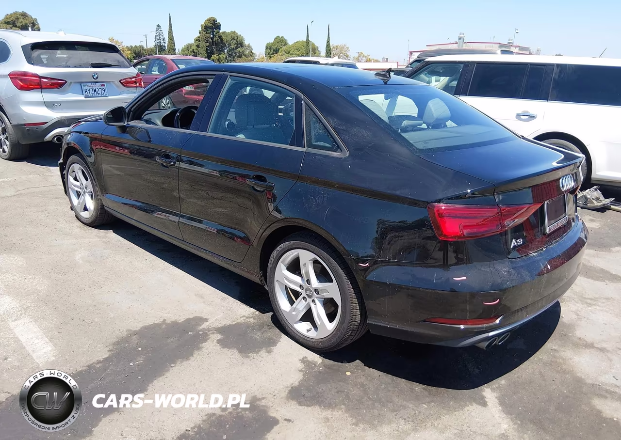 2018 Audi A3 2.0T Premium-2.0T Tech Premium VIN:WAUAUGFF6J1090695 - 3