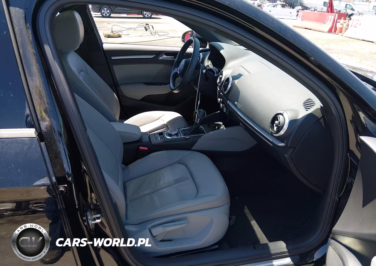 2018 Audi A3 2.0T Premium-2.0T Tech Premium VIN:WAUAUGFF6J1090695 - 5