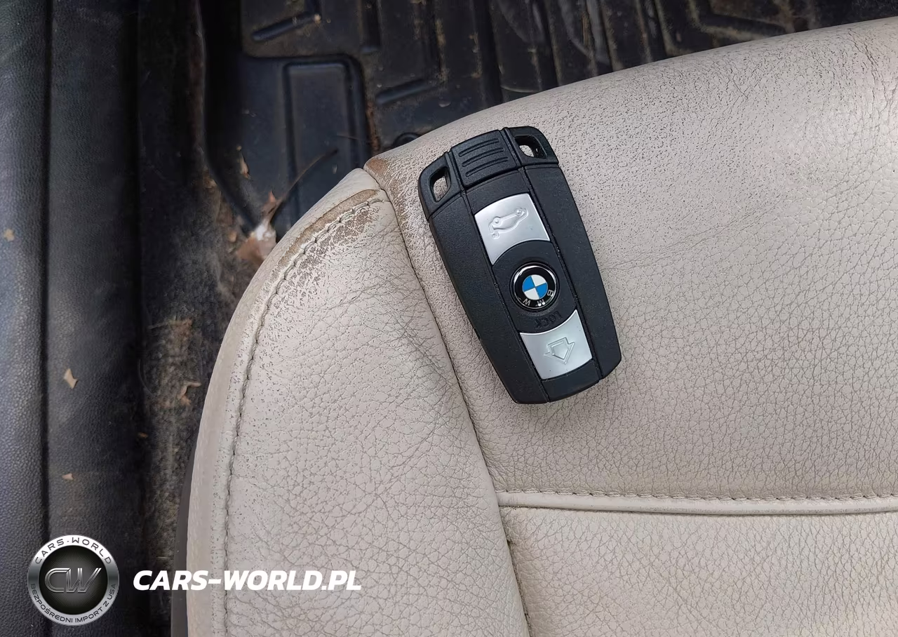 2011 BMW 328I xDrive VIN:WBAPK7C59BF083689 - 11