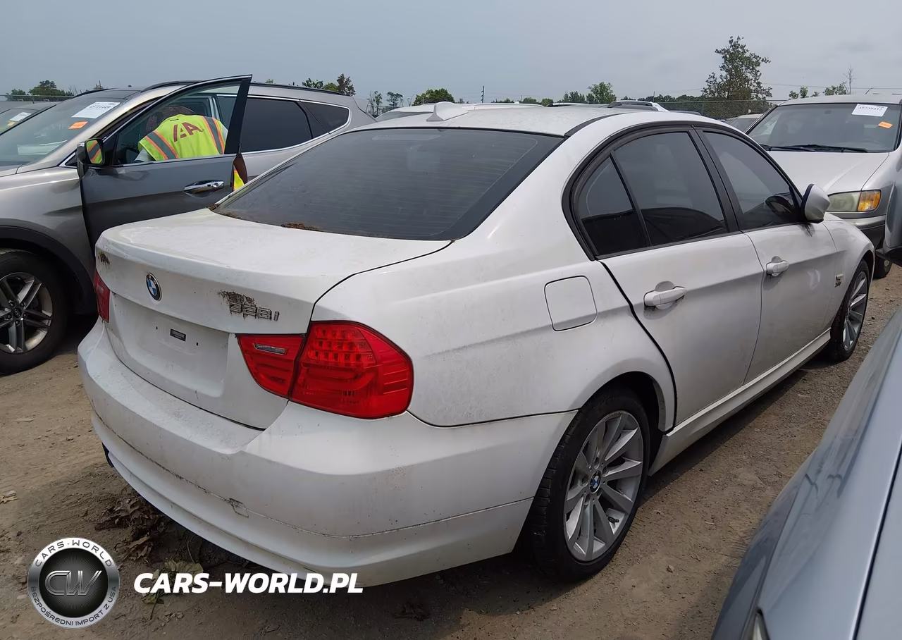2011 BMW 328I xDrive VIN:WBAPK7C59BF083689 - 4