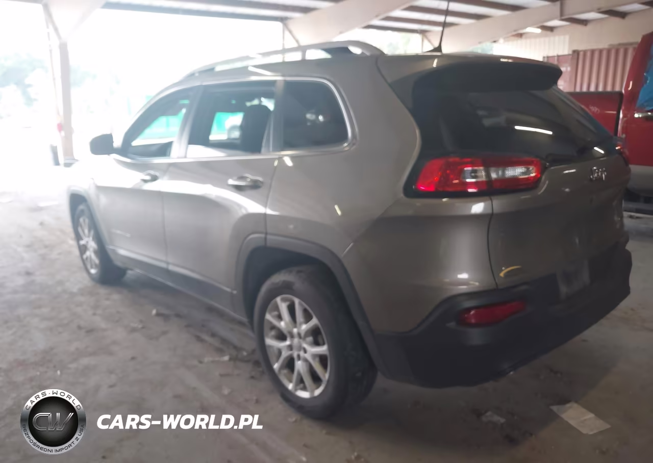 2017 Jeep Cherokee Latitude VIN:1C4PJLCB1HW643329 - 3