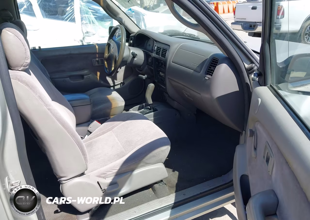 2002 Toyota Tacoma VIN:5TEVL52N82Z131070 - 5