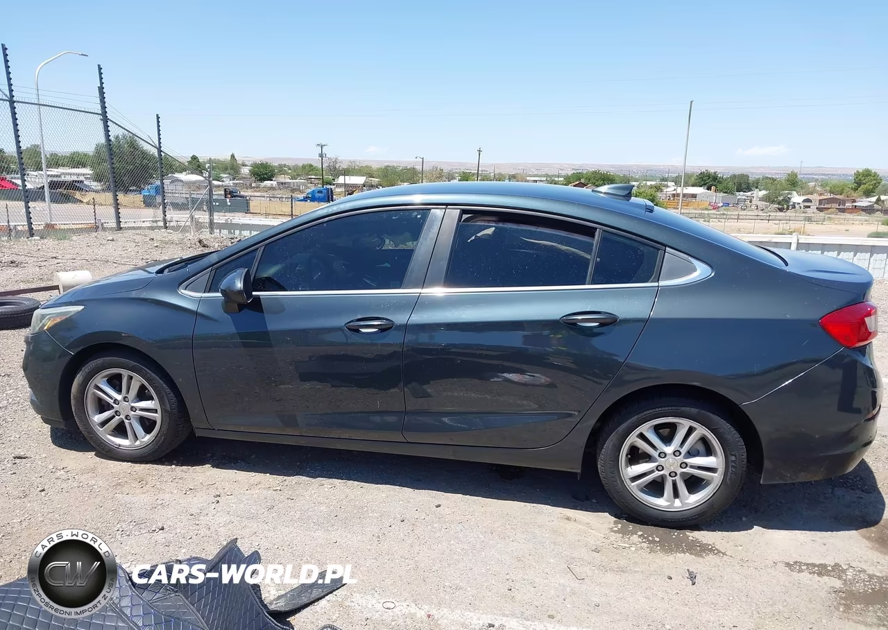 2018 Chevrolet Cruze Lt Auto VIN:1G1BE5SM5J7109255 - 14