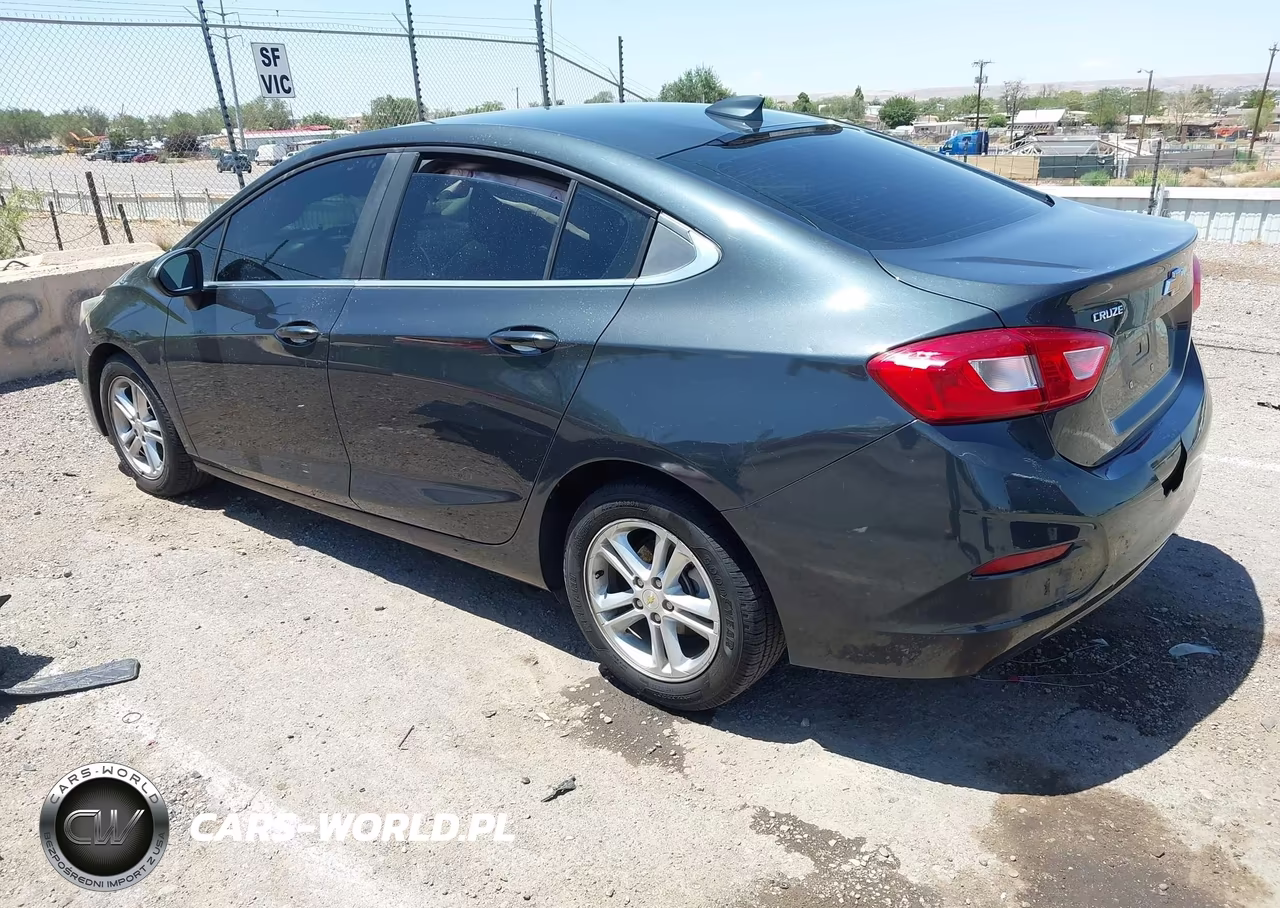 2018 Chevrolet Cruze Lt Auto VIN:1G1BE5SM5J7109255 - 3
