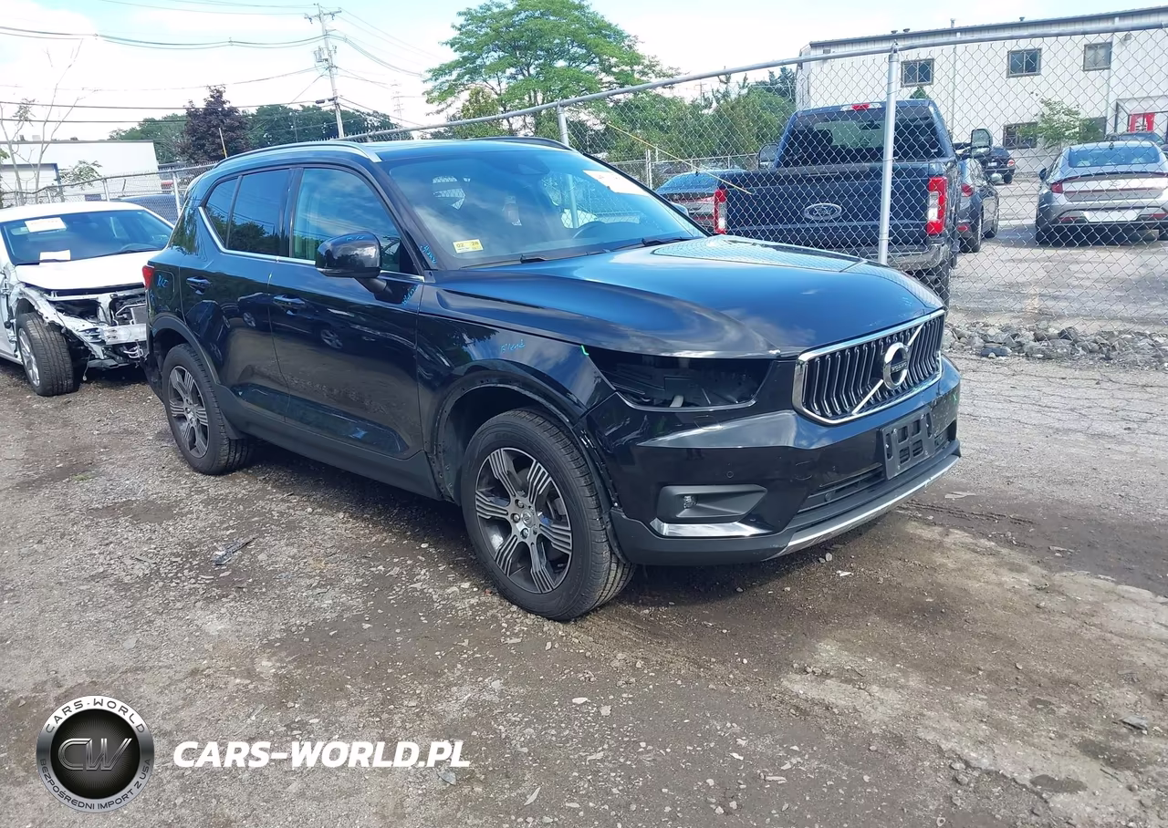2022 Volvo Xc40 T5 Inscription – zdjęcie 1 z 18