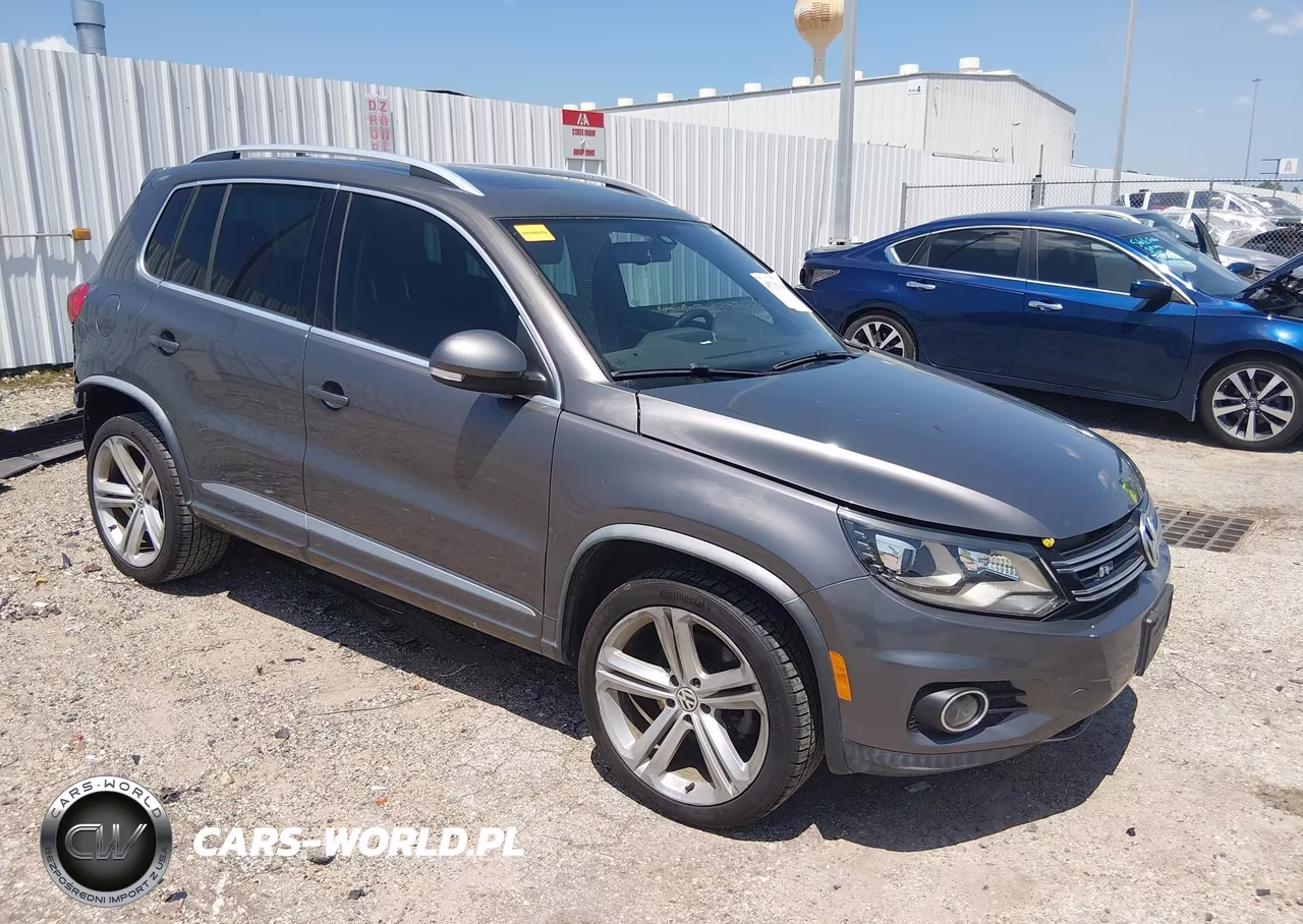 2015 Volkswagen Tiguan R-Line – zdjęcie 1 z 17
