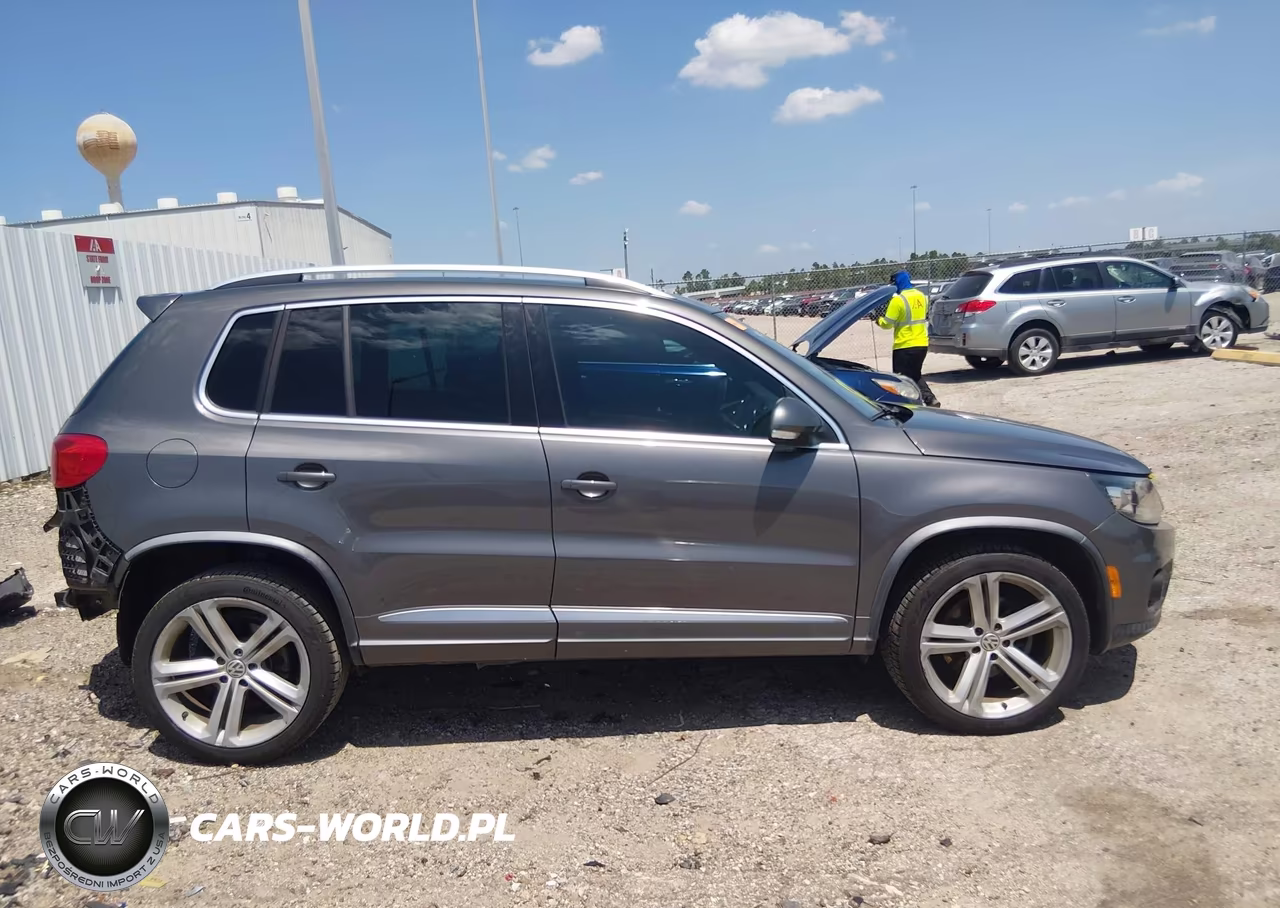 2015 Volkswagen Tiguan R-Line VIN:WVGAV7AX2FW068716 - 14