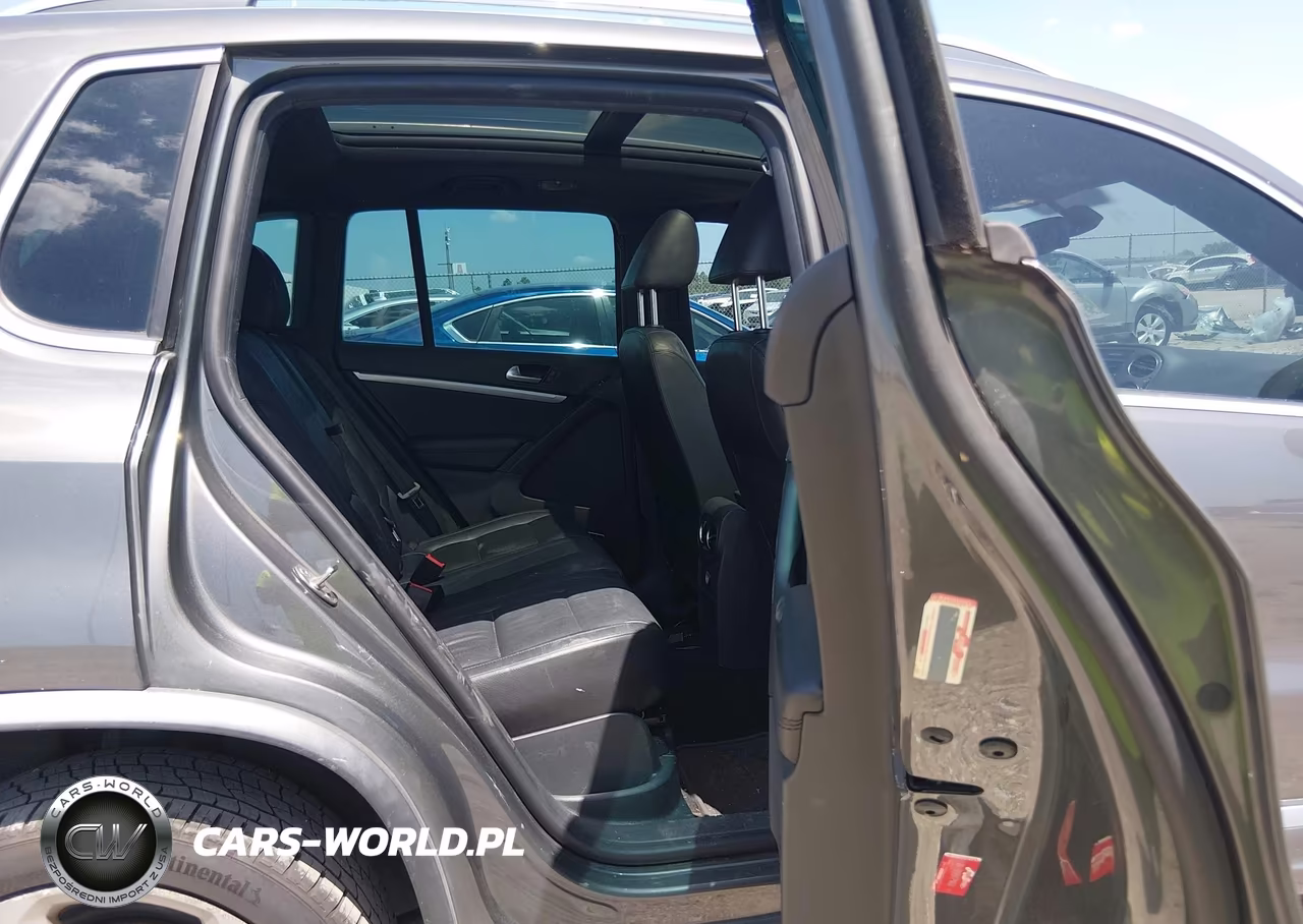 2015 Volkswagen Tiguan R-Line VIN:WVGAV7AX2FW068716 - 8