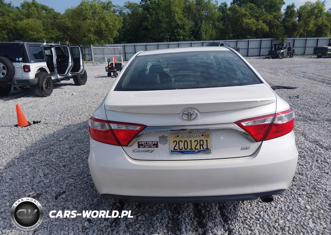 2015 Toyota Camry Se VIN:4T1BF1FK2FU056704 - 16