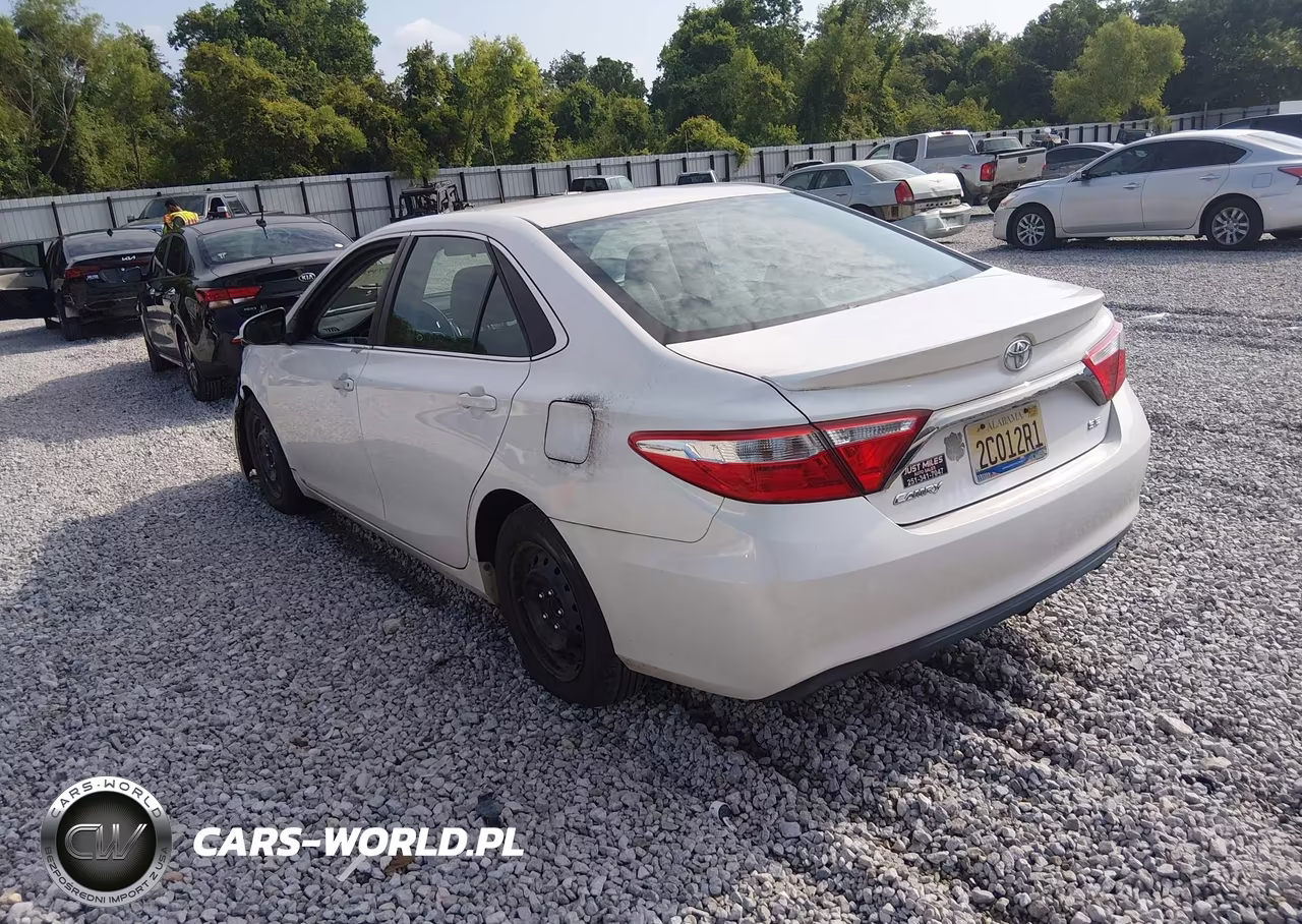 2015 Toyota Camry Se VIN:4T1BF1FK2FU056704 - 3