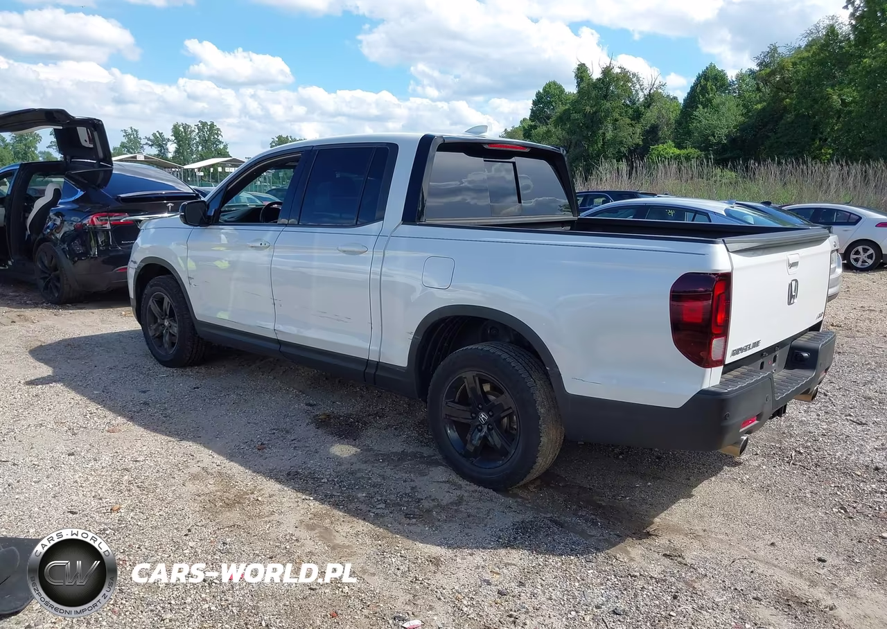 2021 Honda Ridgeline Black Edition VIN:5FPYK3F83MB006949 - 3